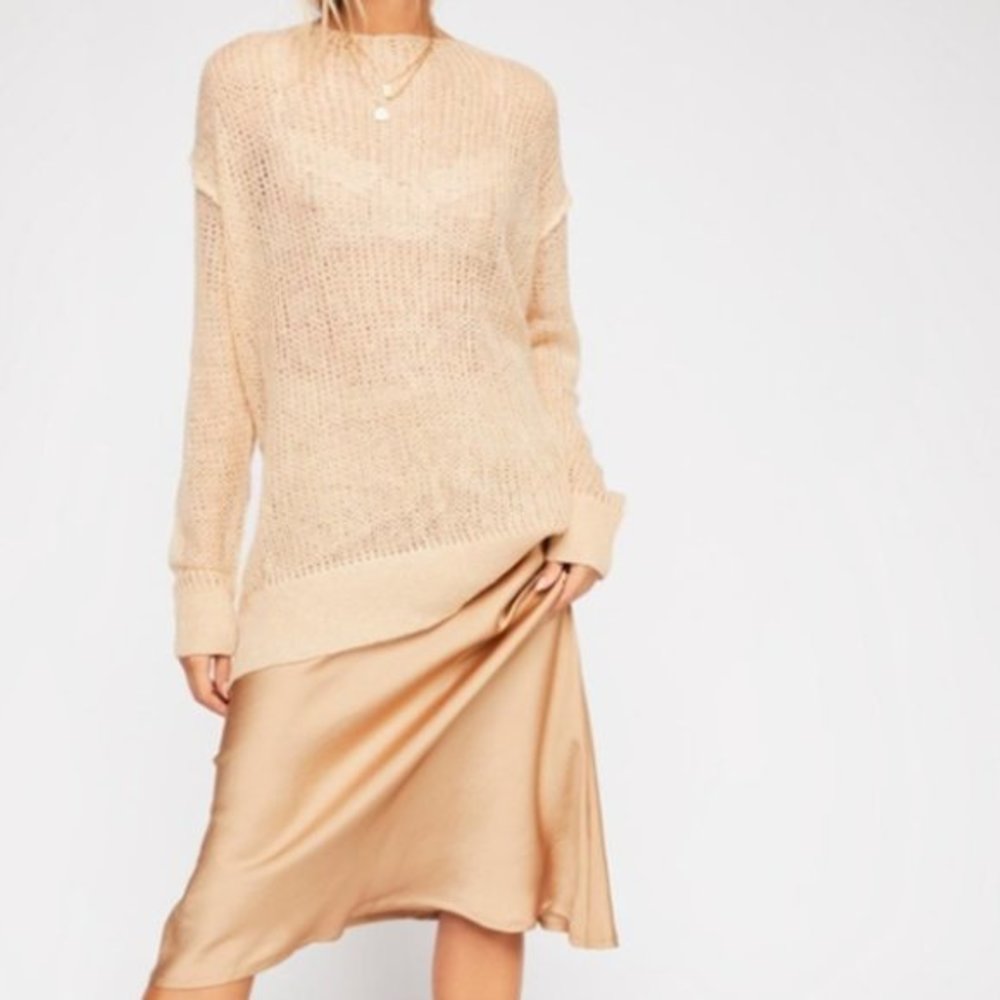 Free People Mohair Blend Transparent Crew Neck Sand Beige Cream Tunic Sweater XS - Picture 2 of 7